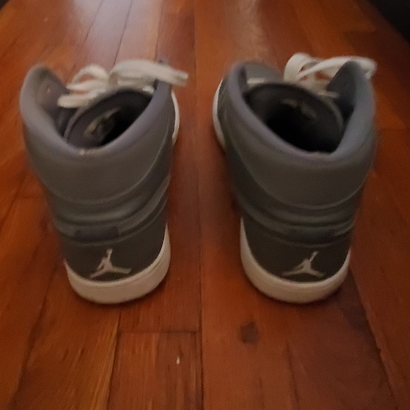 AIR JORDAN 1 MID "COOL GREY" - Picture 8 of 8